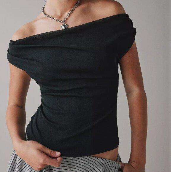 UO Fia Mesh Off-The-Shoulder Crop Top - Picture 1 of 2